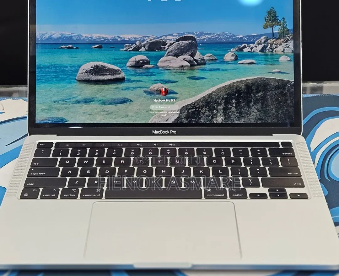 New Laptop Apple MacBook Pro 2022 M2 8GB Apple M2 SSD 256GB
