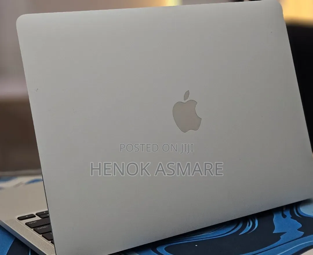 New Laptop Apple MacBook Pro 2022 M2 8GB Apple M2 SSD 256GB