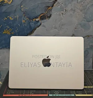 New Laptop Apple MacBook Air 2022 M2 8GB Intel Core i5 SSD 256GB