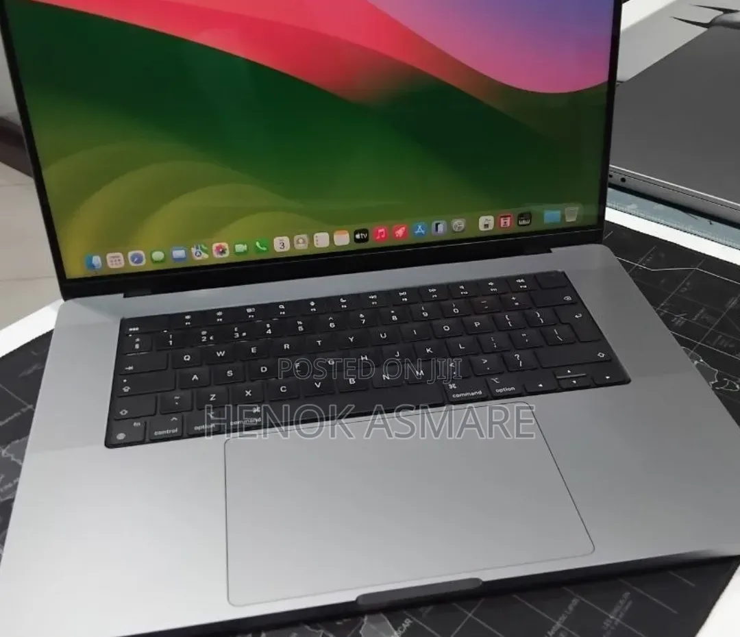 New Laptop Apple MacBook Pro 2024 M4 16GB Apple M4 SSD 512GB