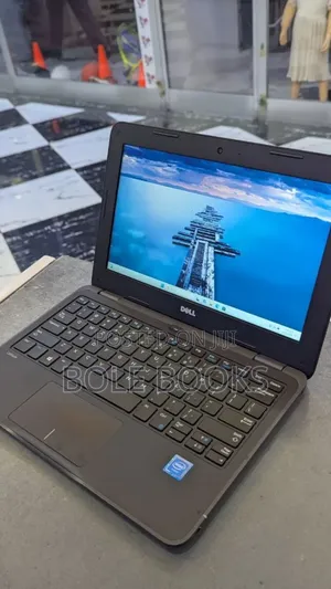 Laptop Dell Latitude 5310 4GB Intel Celeron SSD 128GB