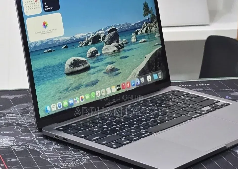 New Laptop Apple MacBook Pro 2022 M2 16GB Apple M2 SSD 256GB