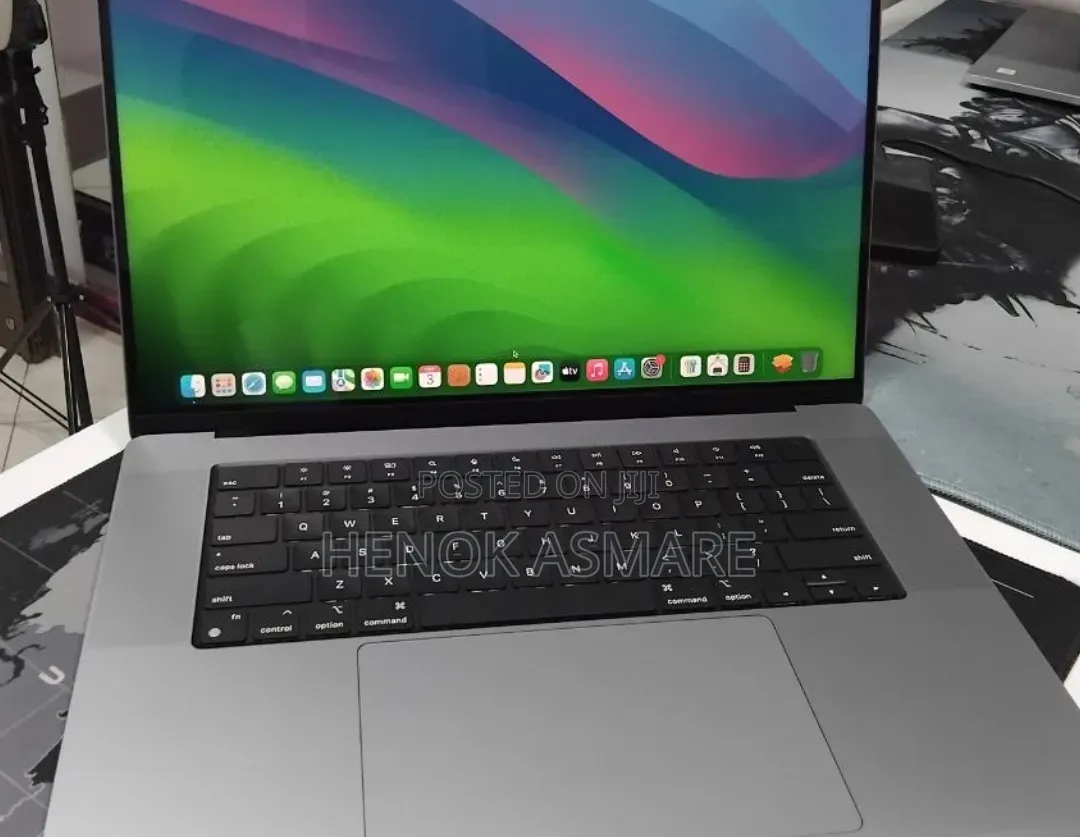 New Laptop Apple MacBook Pro 2021 M1 32GB Apple M1 SSD 1T