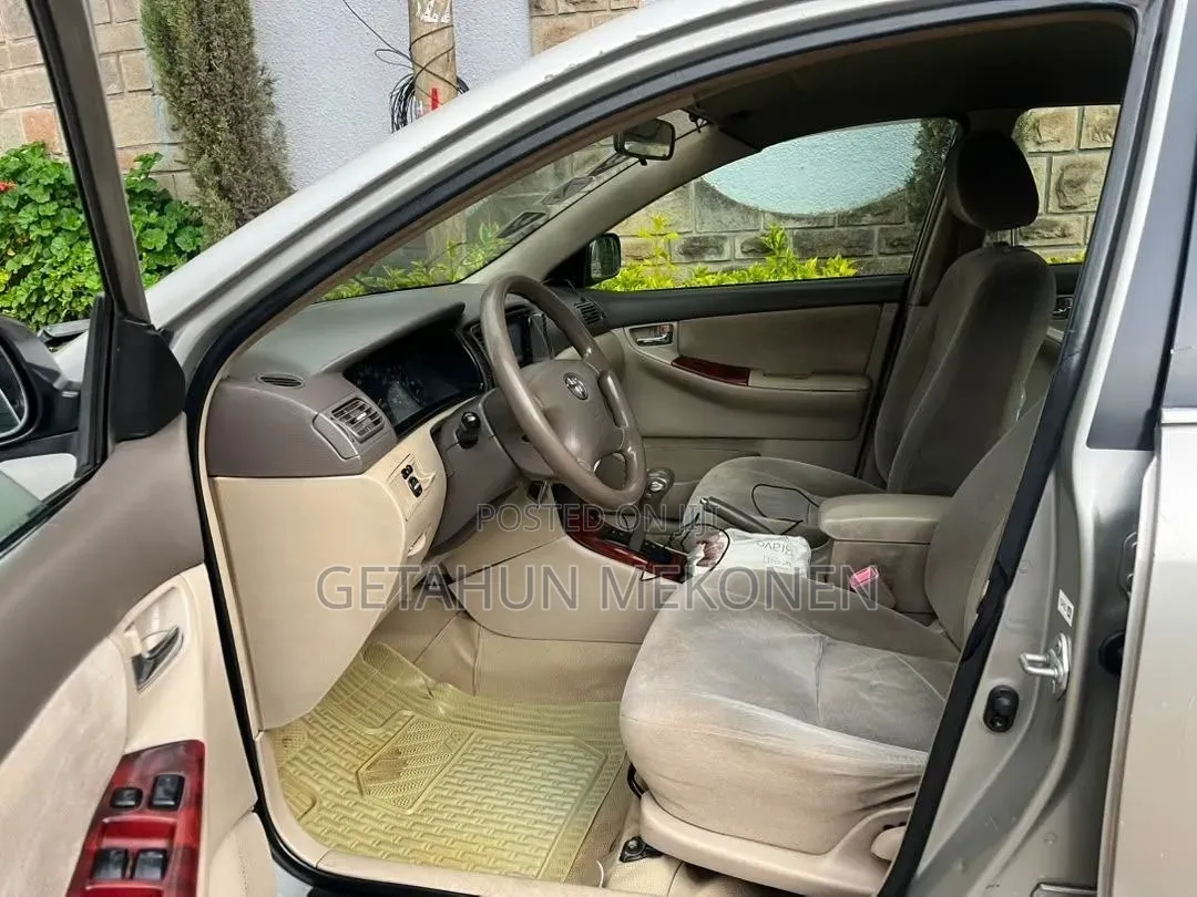 Toyota Corolla 2005 Gold