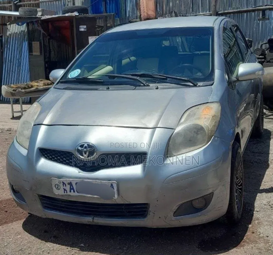 Toyota Yaris 2008 Gray