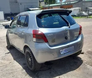 Toyota Yaris 2008 Gray