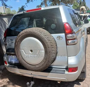 Toyota Land Cruiser 2005 Silver