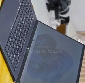 New Laptop HP Dragonfly Folio 16GB Intel Core i7 SSD 512GB
