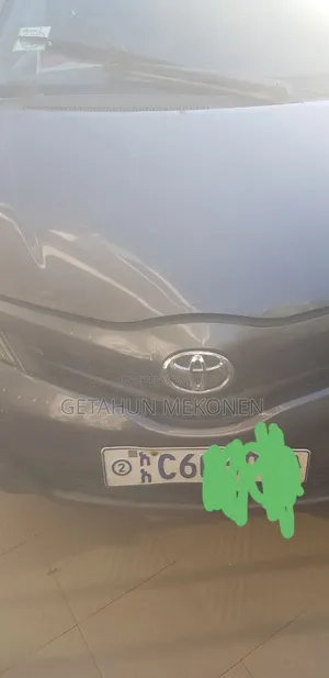 Toyota Yaris 2011 Gray