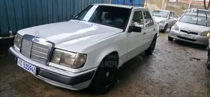 Mercedes-Benz E200 1992 White