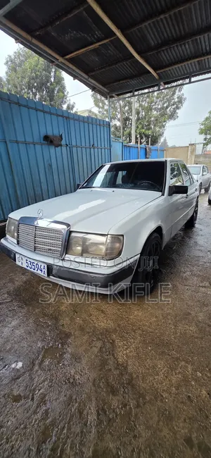 Mercedes-Benz E200 1992 White