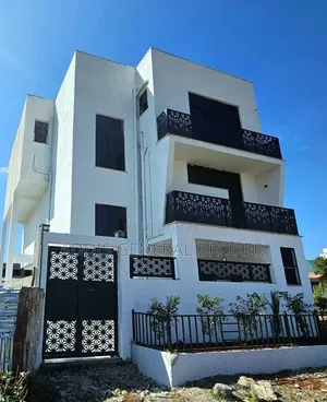 6bdrm House in Bulbula, Bole for sale