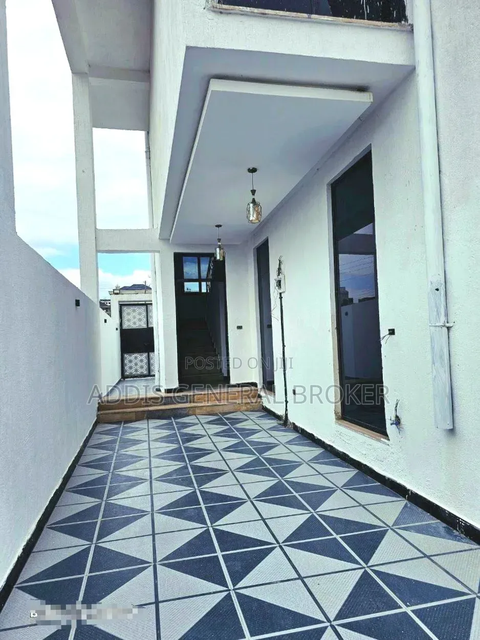 6bdrm House in Bulbula, Bole for sale