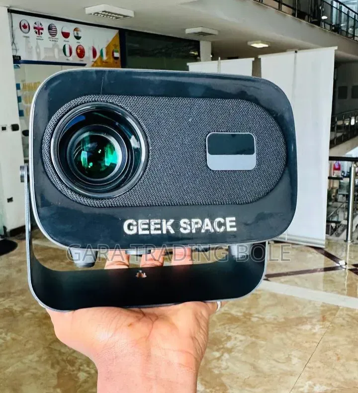 4K Smart LED Projector Android 11 – WiFi 6 & Bluetooth 5.0