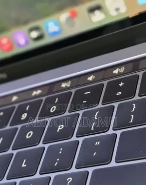 New Laptop Apple MacBook Pro 2019 16GB Intel Core 5 SSD 512GB