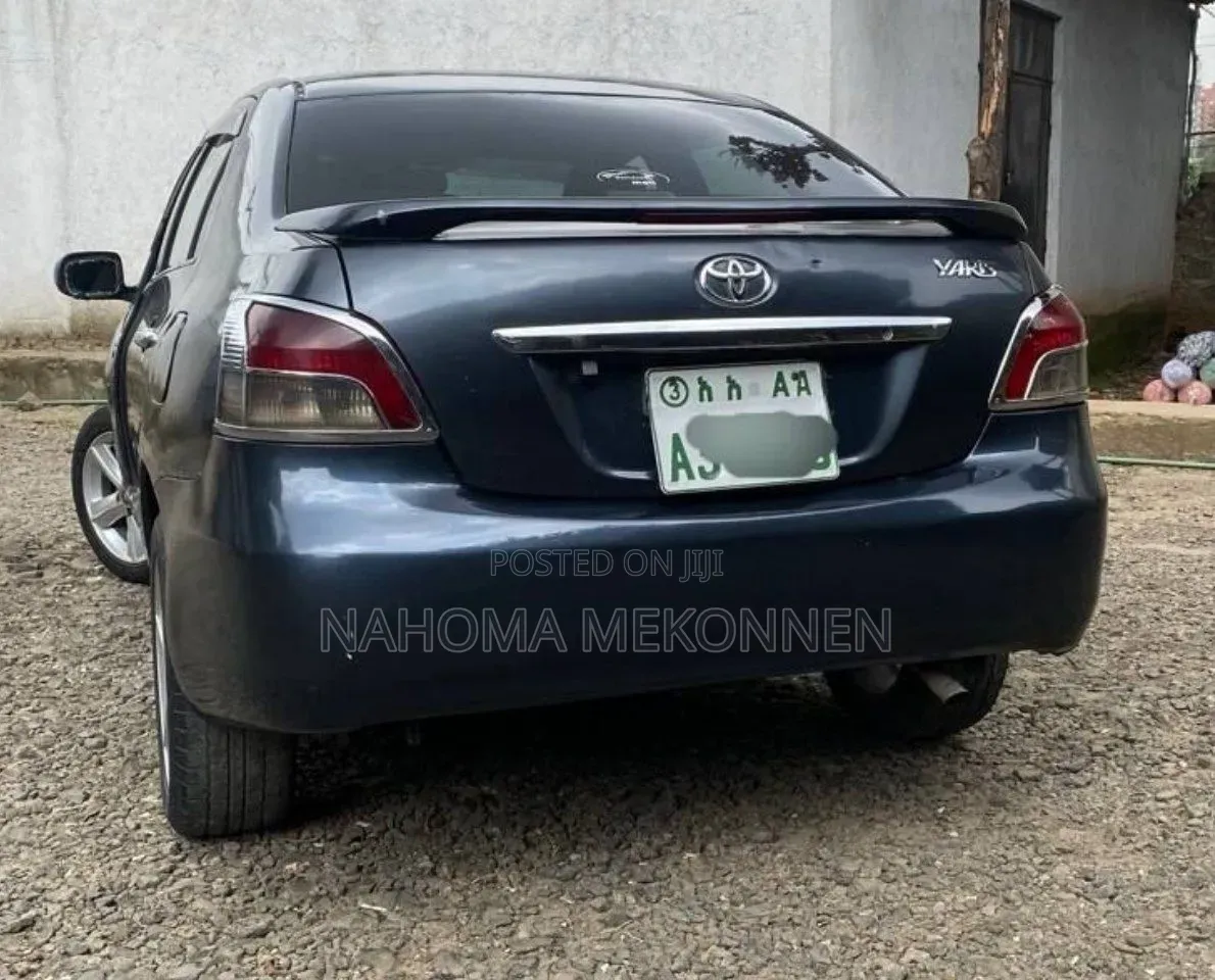 Toyota Belta 2007 Blue