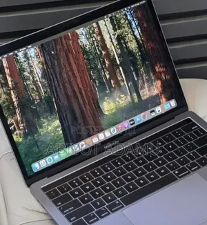 New Laptop Apple MacBook Pro 2019 16GB Intel Core i7 SSD 512GB