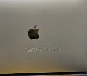 New Laptop Apple MacBook Pro 2019 16GB Intel Core i7 SSD 512GB