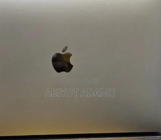 New Laptop Apple MacBook Pro 2019 16GB Intel Core i7 SSD 512GB
