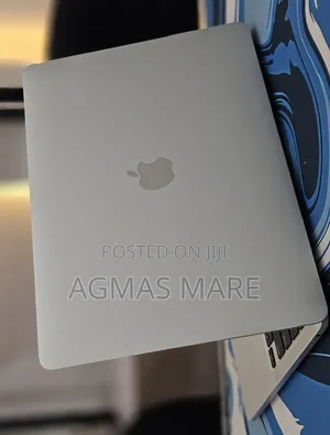 New Laptop Apple MacBook Pro 2022 M2 8GB Apple M2 SSD 256GB