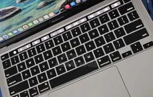 New Laptop Apple MacBook Pro 2022 M2 8GB Apple M2 SSD 256GB