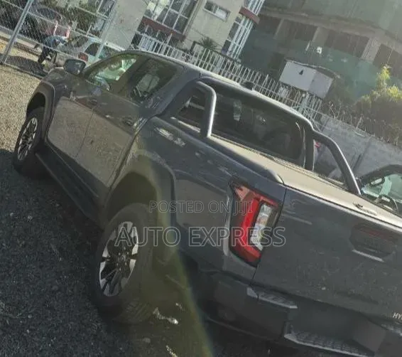 New Toyota Hilux 2026 Gray