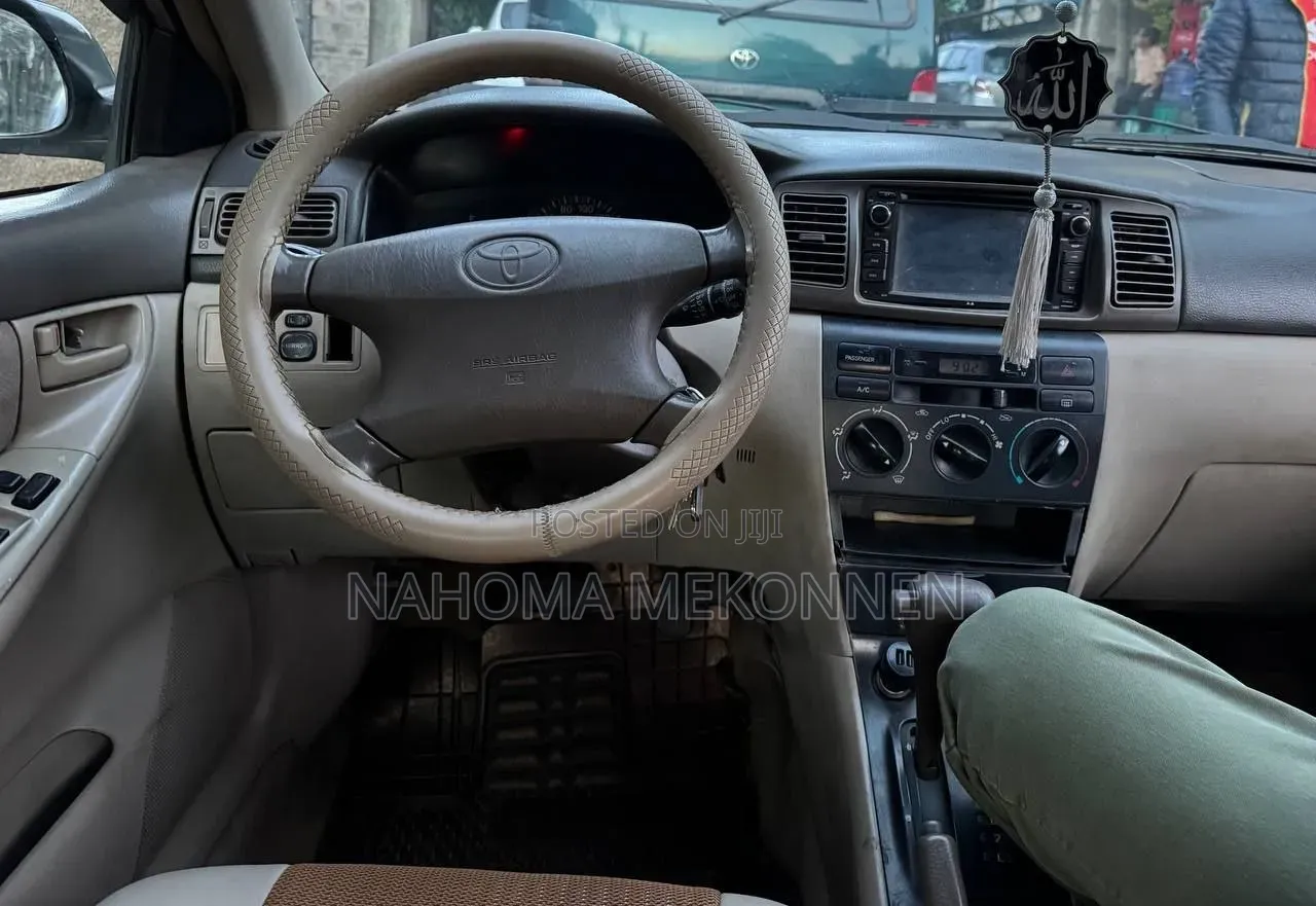 Toyota Corolla 2001 Gold