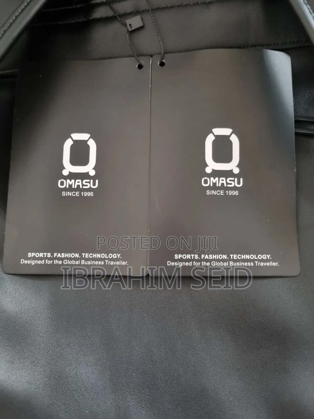 ጥቁር የቆዳ ቦርሳ (Backpack) ​