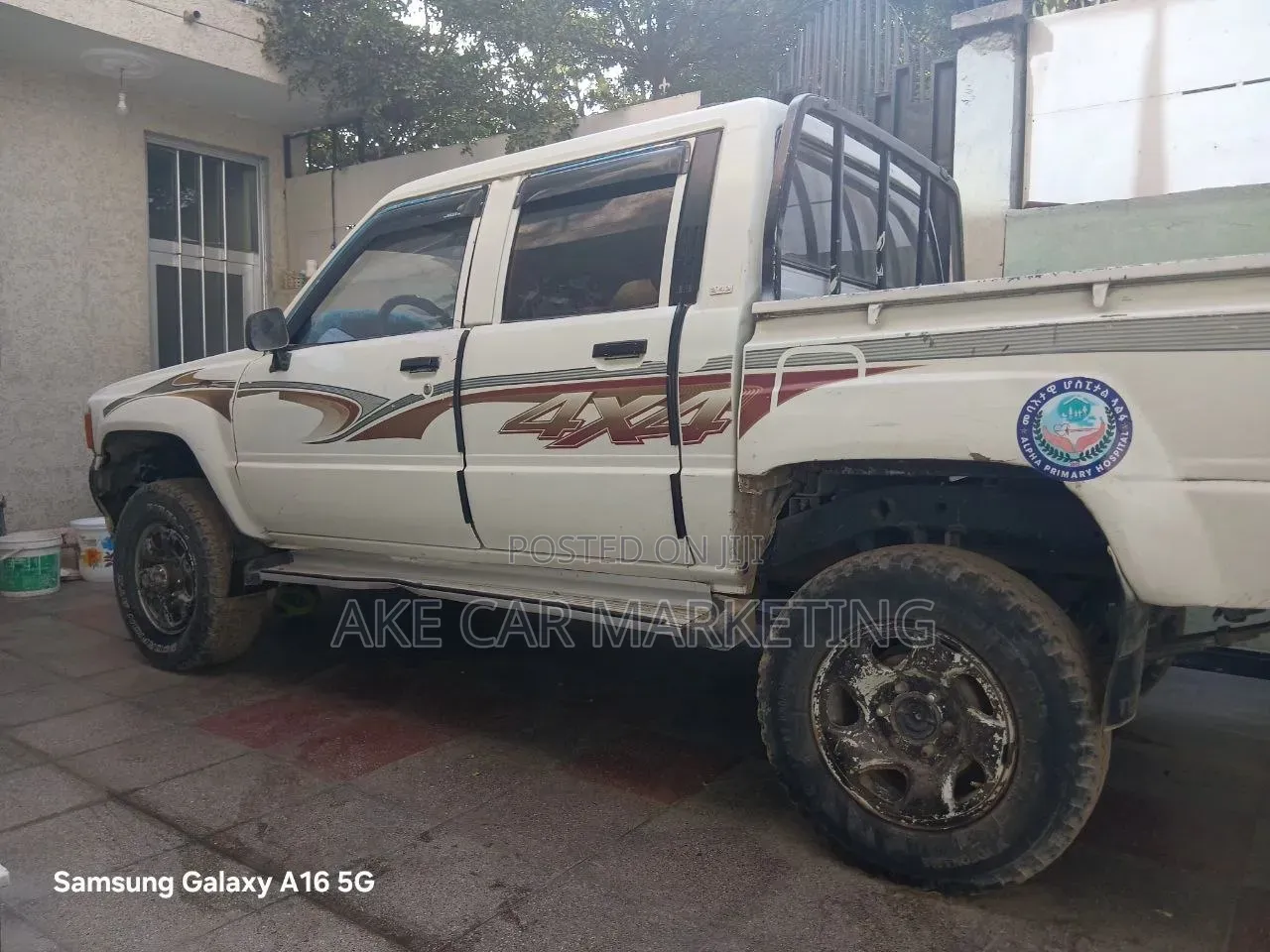 Toyota Hilux 1995 White