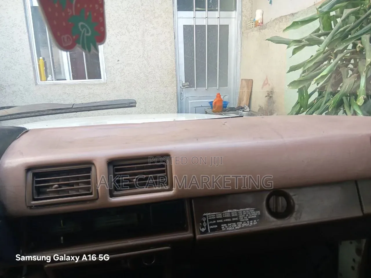 Toyota Hilux 1995 White