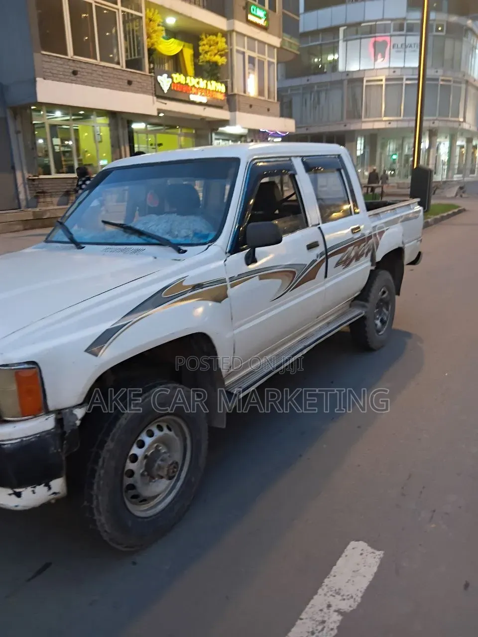 Toyota Hilux 1995 White