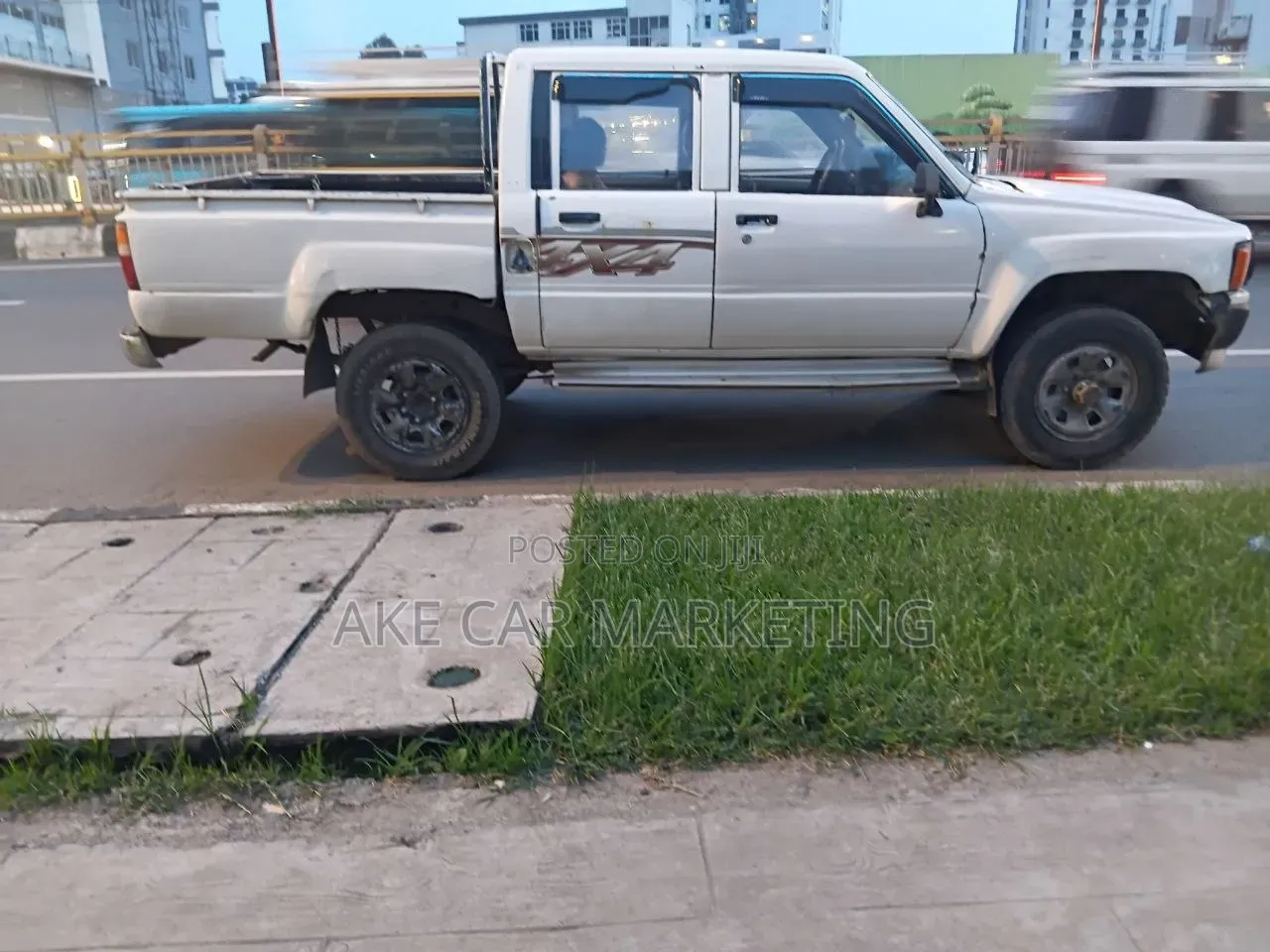 Toyota Hilux 1995 White