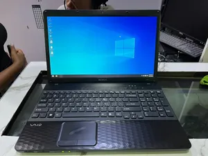 Laptop Sony VAIO E15 SVE1513Q1E 4GB Intel Core i3 SSD 128GB