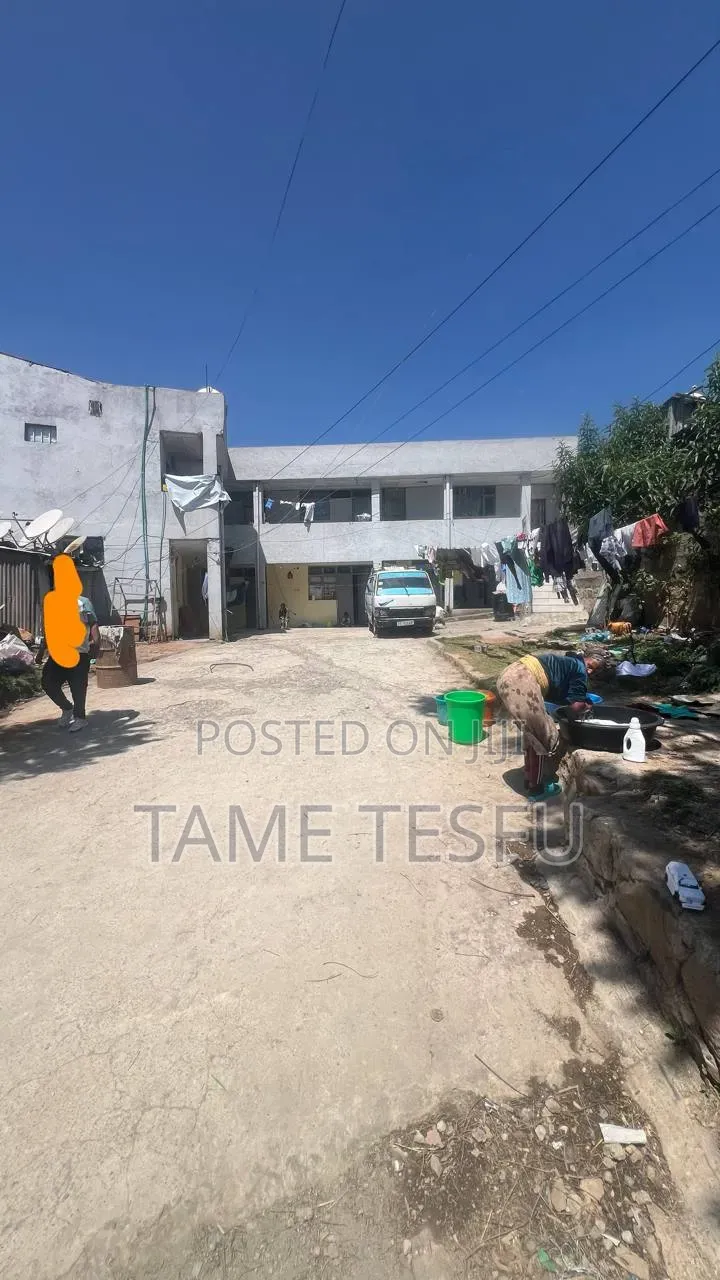 Furnished 8bdrm House in ካራ, Yeka for sale