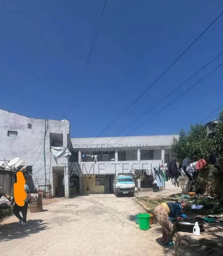 Furnished 8bdrm House in ካራ, Yeka for sale