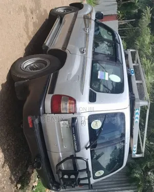 Toyota Land Cruiser 2005 Silver