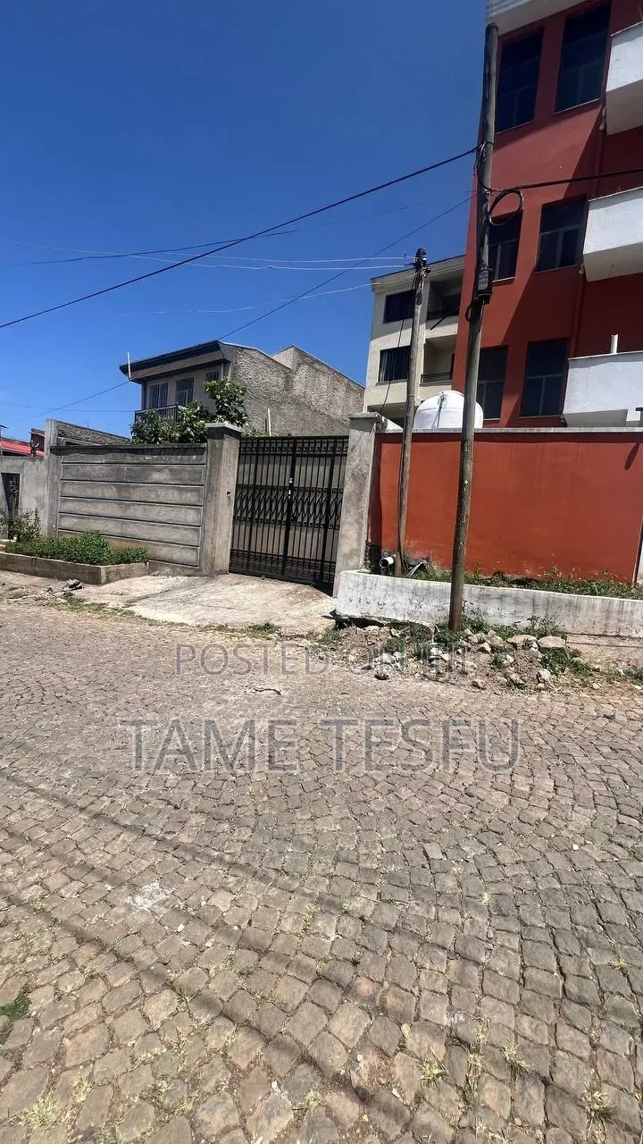 Furnished 8bdrm House in ኮቶቤ, Yeka for sale