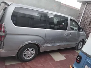 Hyundai Starex 2011