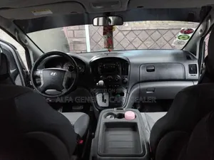 Hyundai Starex 2011