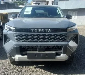 New Toyota Hilux 2026 Gray