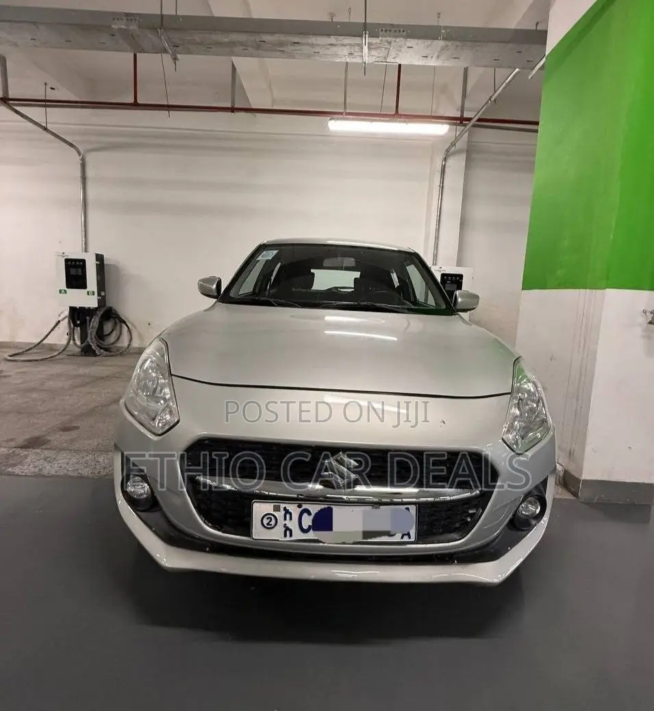 Suzuki Swift 2022 Silver