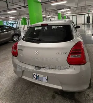 Suzuki Swift 2022 Silver