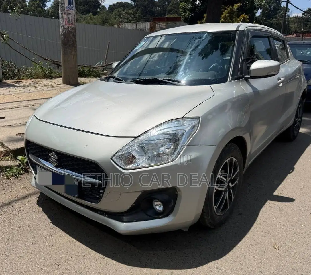 Suzuki Swift 2022 Silver