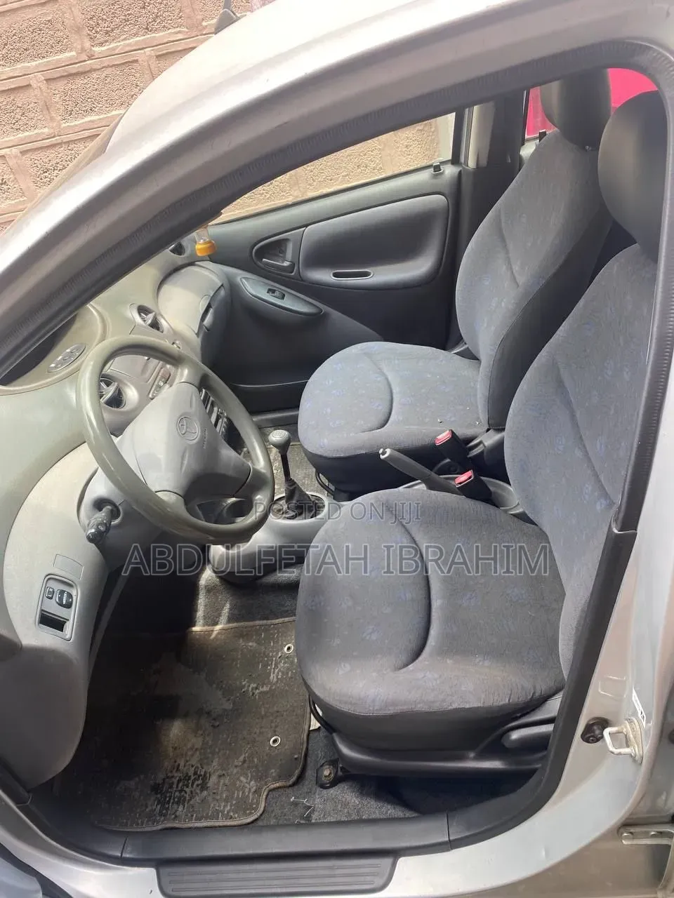 Toyota Vitz 2001 Silver