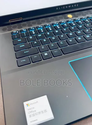 New Laptop Dell Allienware M18 R1 16GB Intel Core Ultra 9 SSD 1T