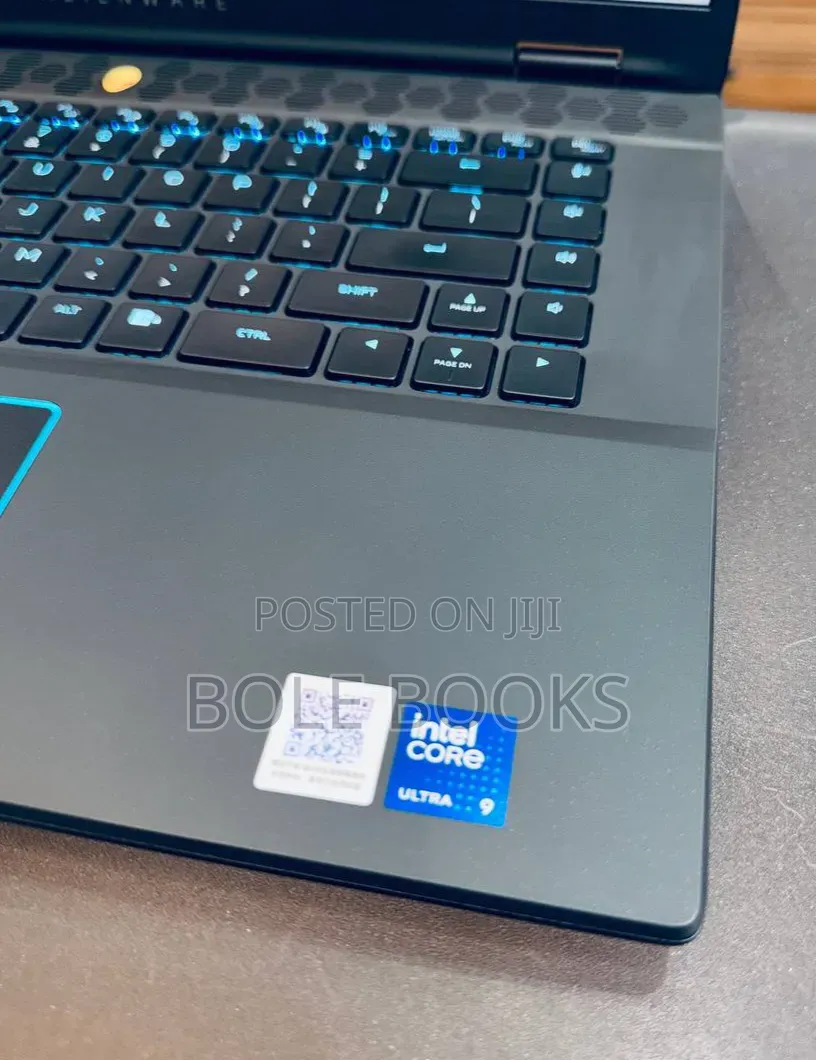 New Laptop Dell Allienware M18 R1 16GB Intel Core Ultra 9 SSD 1T