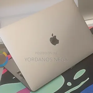 New Laptop Apple MacBook Pro 2020 M1 8GB Apple M1 Pro SSD 256GB