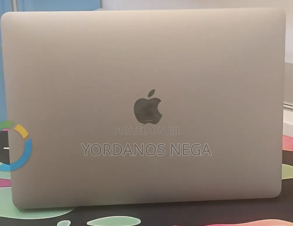 New Laptop Apple MacBook Pro 2020 M1 8GB Apple M1 Pro SSD 256GB