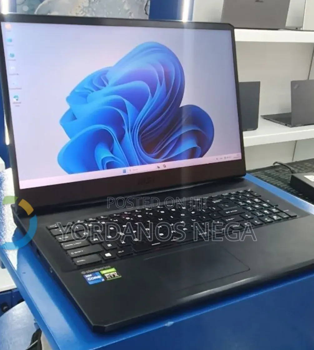 New Laptop MSI GP75 Leopard 16GB Intel Core i7 SSD 512GB