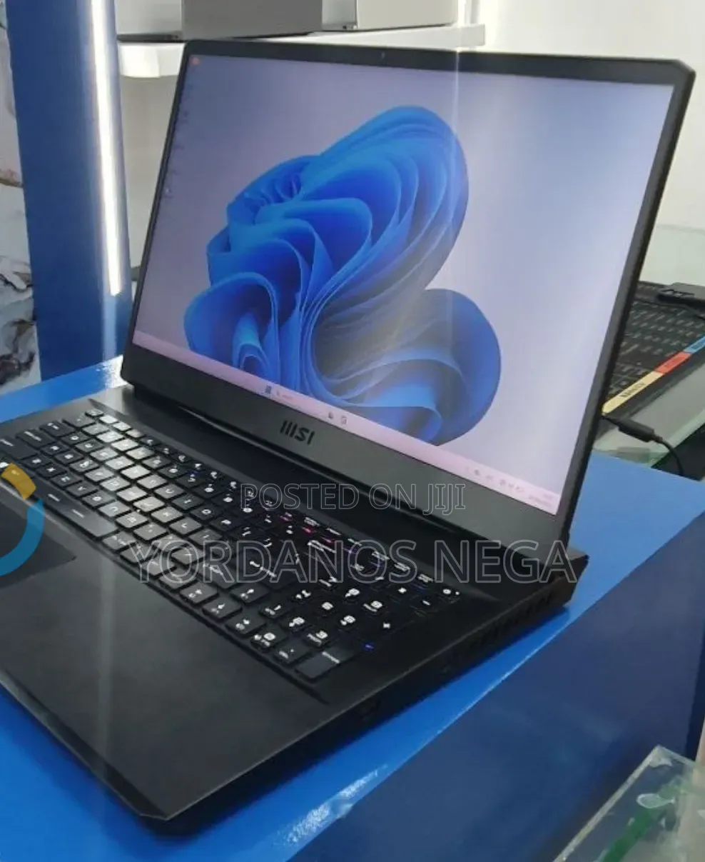 New Laptop MSI GP75 Leopard 16GB Intel Core i7 SSD 512GB